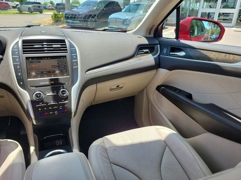 Used 2019 Lincoln MKC Reserve FWD image 22