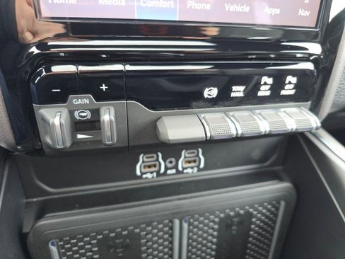 New 2026 RAM 2500 Laramie w/ Night Edition image 34