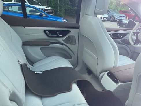 Used 2023 Mercedes-Benz EQS 580 4MATIC SUV image 10