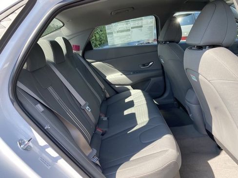 New 2025 Hyundai Elantra SEL image 33