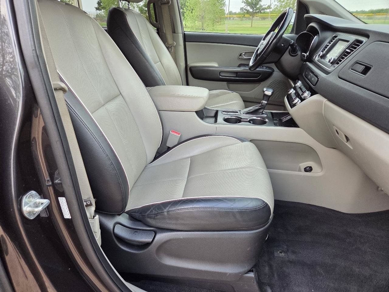 Used 2020 Kia Sedona EX FWD image 7