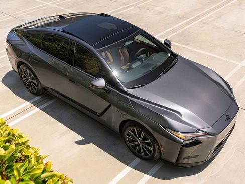 New 2026 Lexus ES 500e AWD/4WD image 2