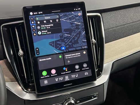 Certified 2025 Volvo XC90 B6 Core w/ Climate Package image 19