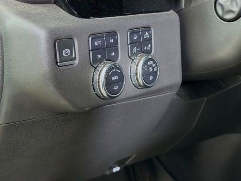 Used 2022 GMC Sierra 1500 SLT image 12