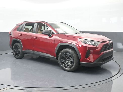 Used 2019 Toyota RAV4 LE image 8