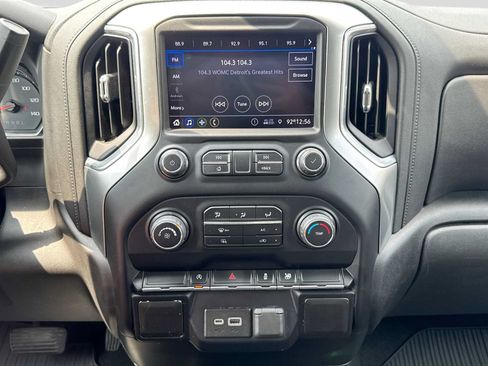 Used 2020 Chevrolet Silverado 1500 LT AWD/4WD image 26