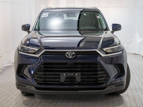 Used 2025 Toyota Grand Highlander FWD image 2