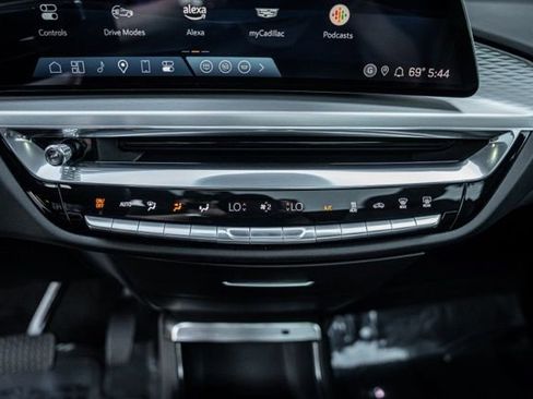 Used 2024 Cadillac Lyriq Tech image 33