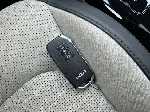 Used 2023 Kia Niro Wave FWD image 31