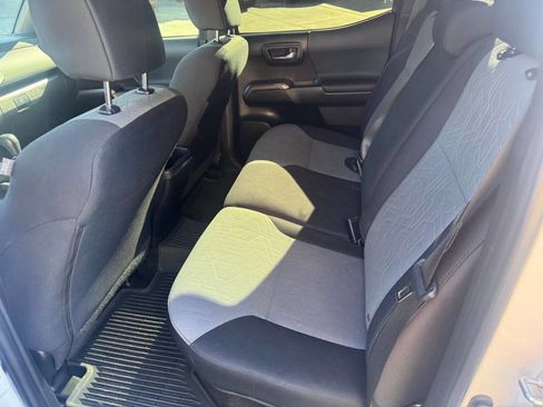 Used 2021 Toyota Tacoma TRD Off-Road image 21