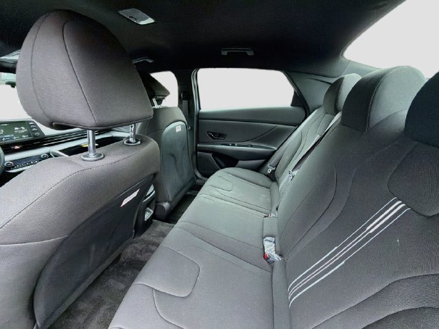 Certified 2026 Hyundai Elantra Sport FWD image 23