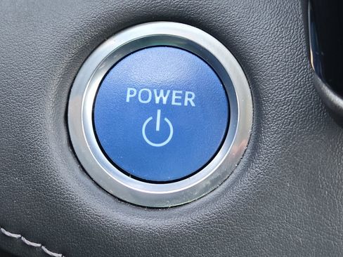 Used 2021 Toyota Highlander Limited image 22