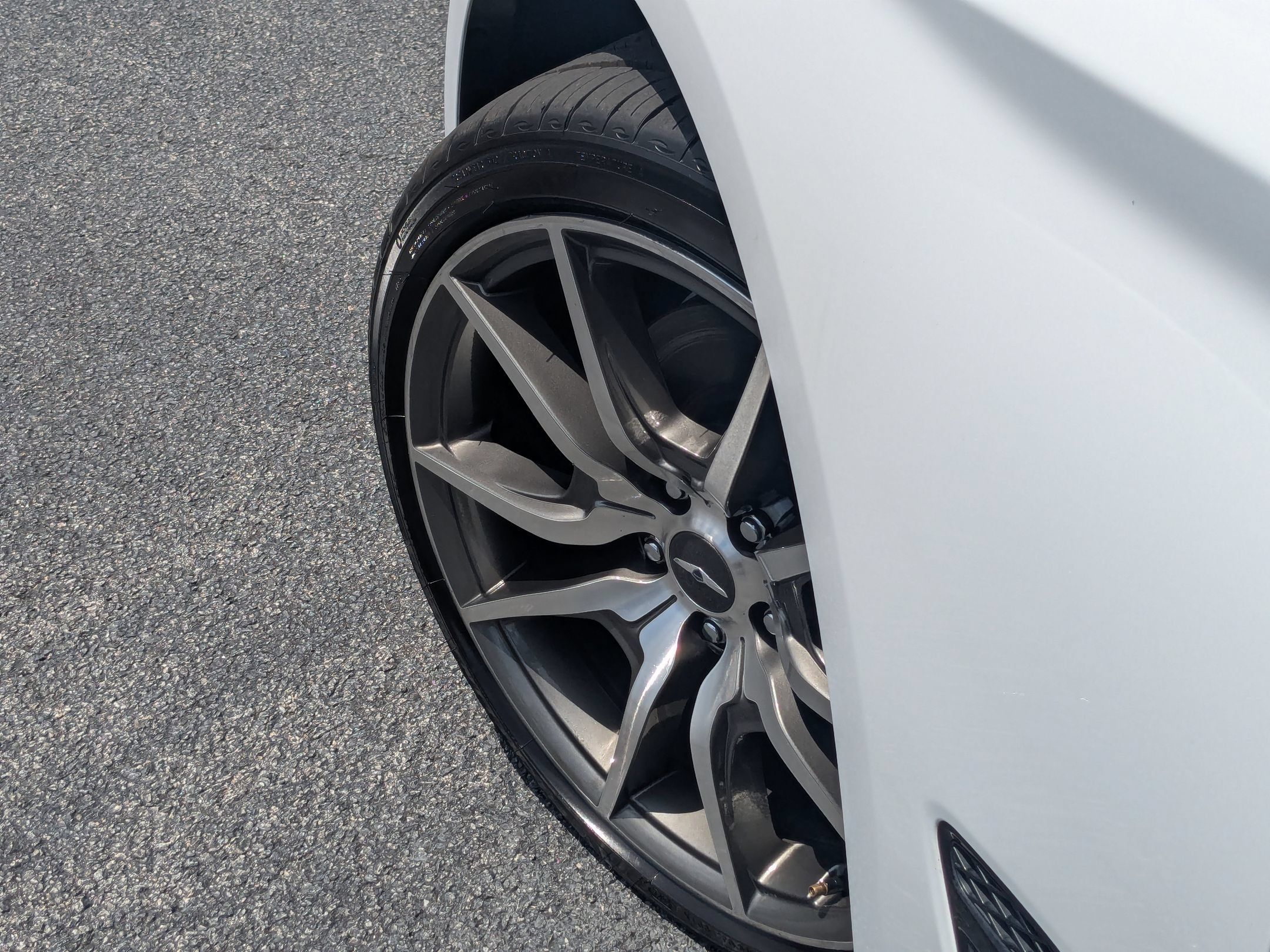 Used 2023 Genesis G70 2.0T AWD/4WD image 9