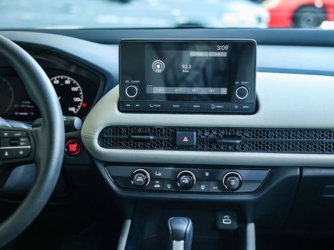 Used 2025 Honda HR-V LX image 17