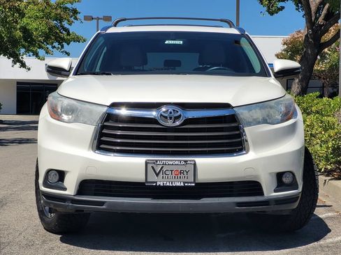 Used 2016 Toyota Highlander XLE AWD/4WD image 2