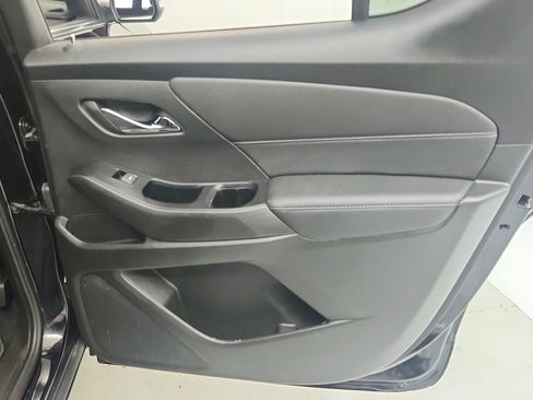 Used 2023 Chevrolet Traverse LT FWD image 25