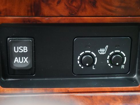 Used 2013 Toyota Highlander Limited image 24