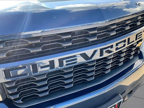 Used 2019 Chevrolet Silverado 1500 Custom w/ Custom Convenience Package AWD/4WD image 30