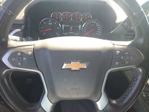 Used 2018 Chevrolet Suburban LT image 7