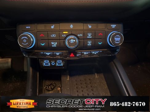 Used 2025 Dodge Durango R/T w/ Blacktop Package image 35