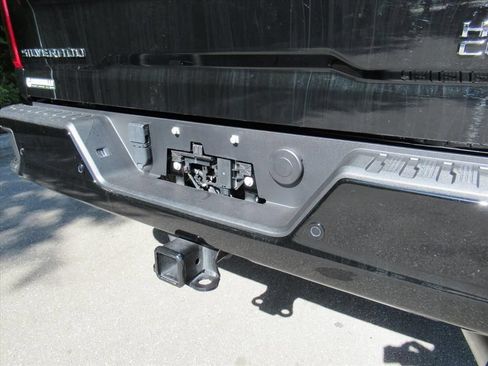 Used 2024 Chevrolet Silverado 2500 High Country w/ High Country Premium Package AWD/4WD image 32