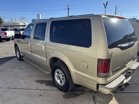 Used 2005 Ford Excursion Limited image 6