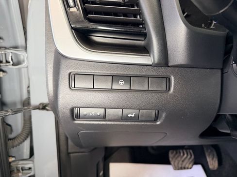 Used 2021 Nissan Rogue SV AWD/4WD image 18