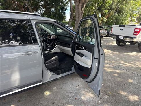 Used 2022 Kia Carnival SX FWD image 14