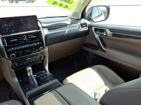 Used 2023 Lexus GX 460 Luxury w/ Sport Design Package AWD/4WD image 13