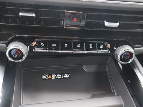 New 2025 Chevrolet Suburban LT w/ Advanced Technology Package image 10