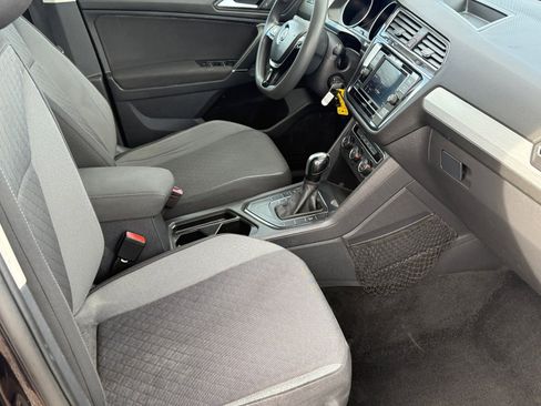 Used 2020 Volkswagen Tiguan S image 10