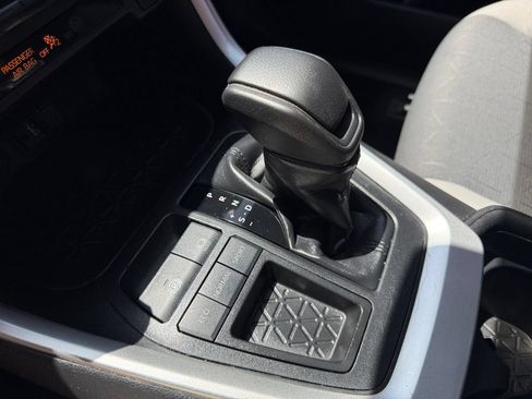 Used 2019 Toyota RAV4 XLE FWD image 37