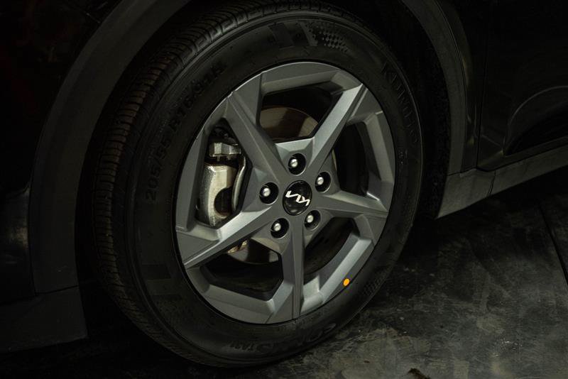 Used 2025 Kia K4 FWD image 3