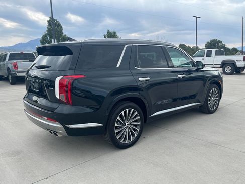 Used 2025 Hyundai Palisade Calligraphy image 3
