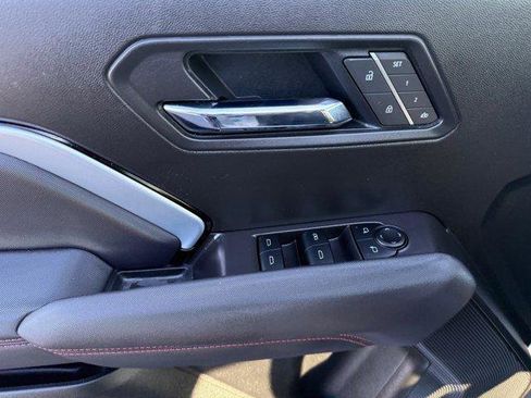 Used 2025 Chevrolet Colorado Z71 w/ Z71 Convenience Package 2 image 17