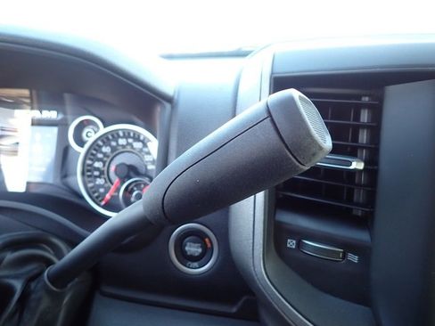 Used 2024 RAM 2500 Tradesman w/ Chrome Appearance Group image 22