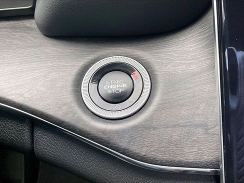 Certified 2024 Jeep Grand Cherokee L Overland w/ Luxury Tech Group IV image 30