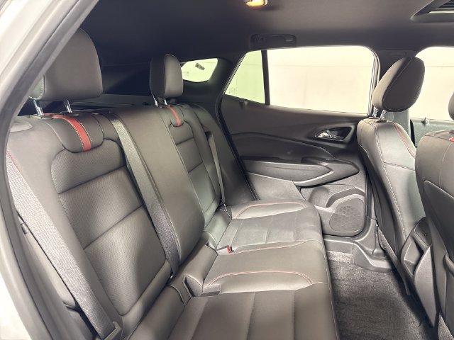 Used 2024 Chevrolet Trax RS w/ Sunroof Package FWD image 15