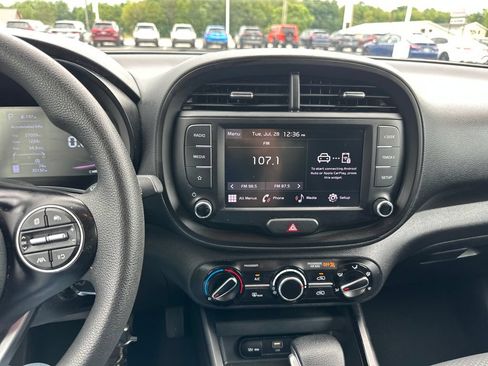 Used 2024 Kia Soul LX w/ Option Group 015 FWD image 22