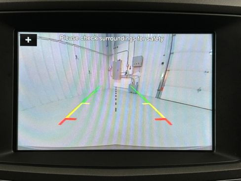 Used 2018 Lincoln MKT AWD image 9