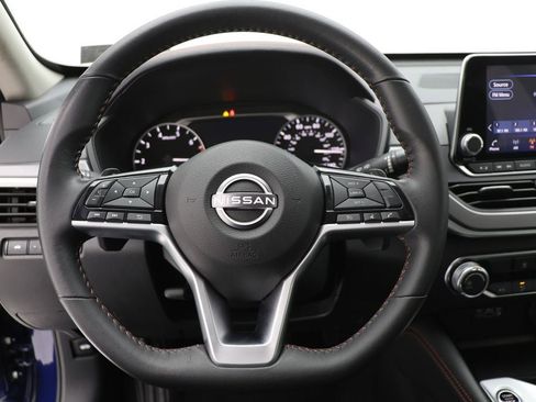 Used 2024 Nissan Altima 2.5 SR image 17