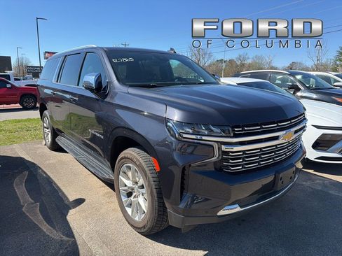 Used 2023 Chevrolet Suburban Premier image 1