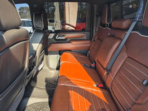 Used 2024 GMC Sierra 2500 Denali Ultimate AWD/4WD image 9