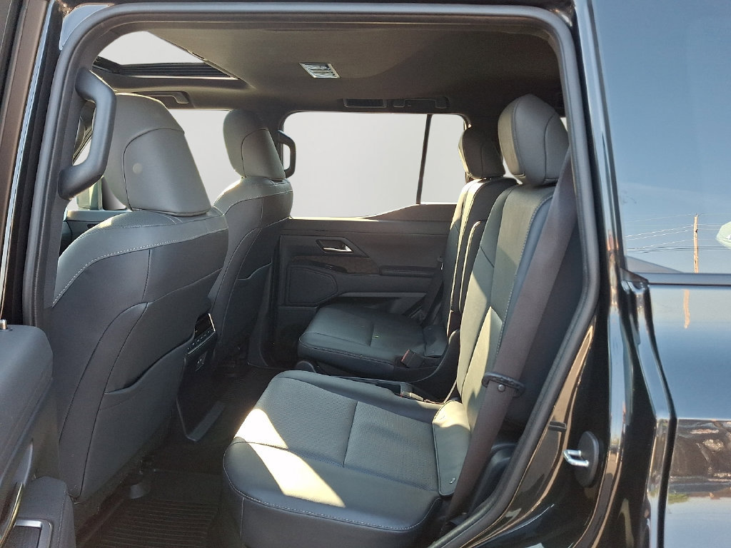 Used 2024 Lexus GX 550 w/ Accessory Package (Z1) AWD/4WD image 8