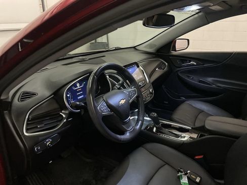 Used 2020 Chevrolet Malibu Premier FWD image 2