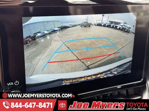 Used 2025 Toyota Corolla LE image 19