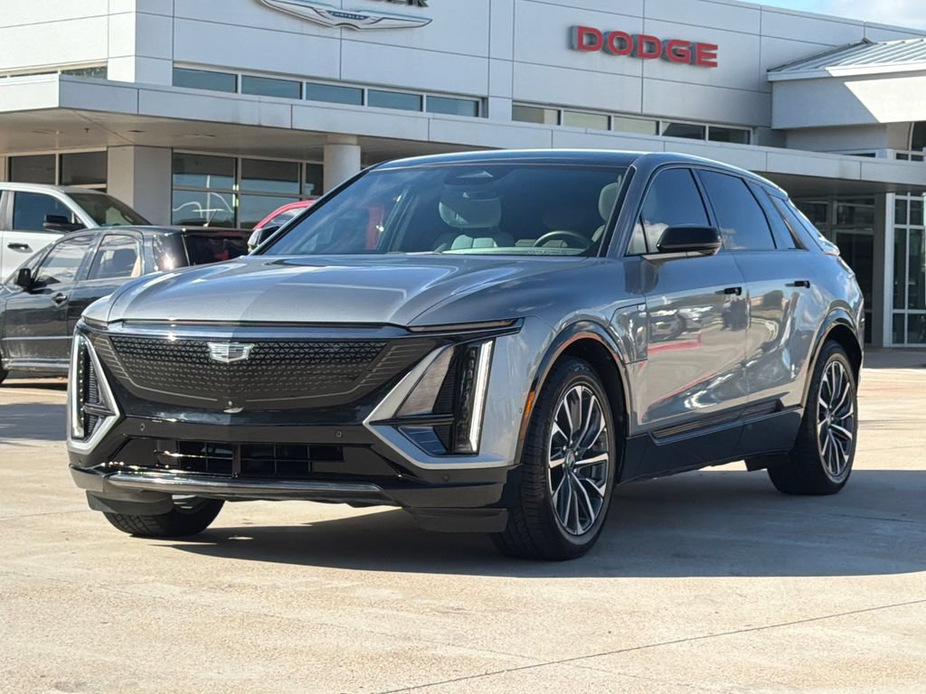 Used 2024 Cadillac Lyriq Sport RWD image 3