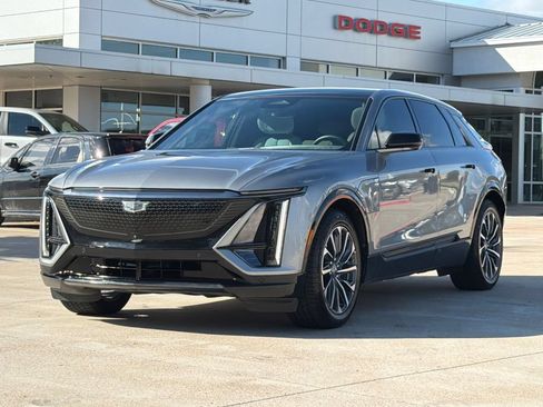 Used 2024 Cadillac Lyriq Sport RWD image 3