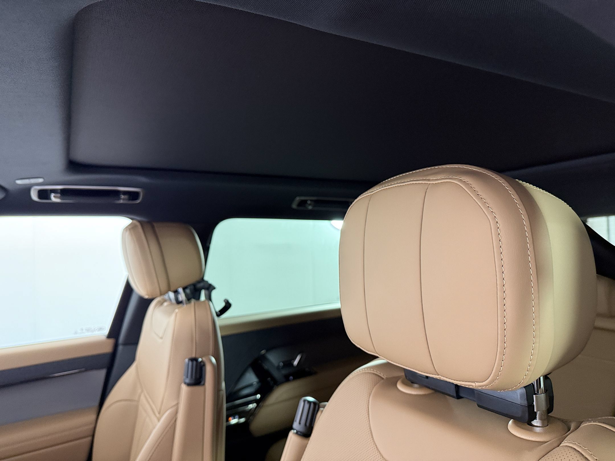 New 2027 Land Rover Range Rover Sport SE AWD/4WD image 24