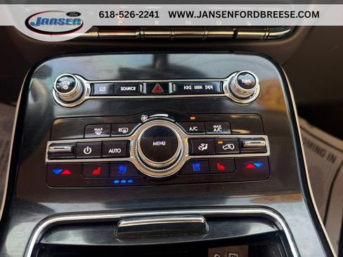 Used 2023 Lincoln Nautilus Reserve AWD/4WD image 25